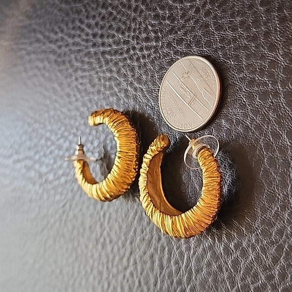 VTG Kenneth Jay Lane earrings - Picture 10 of 10